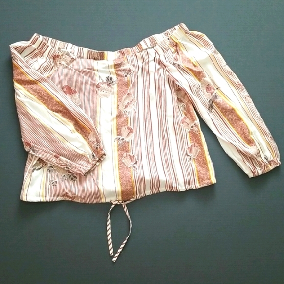 🆕️ O'Neill Off Shoulder Blouse Small - Picture 2 of 3